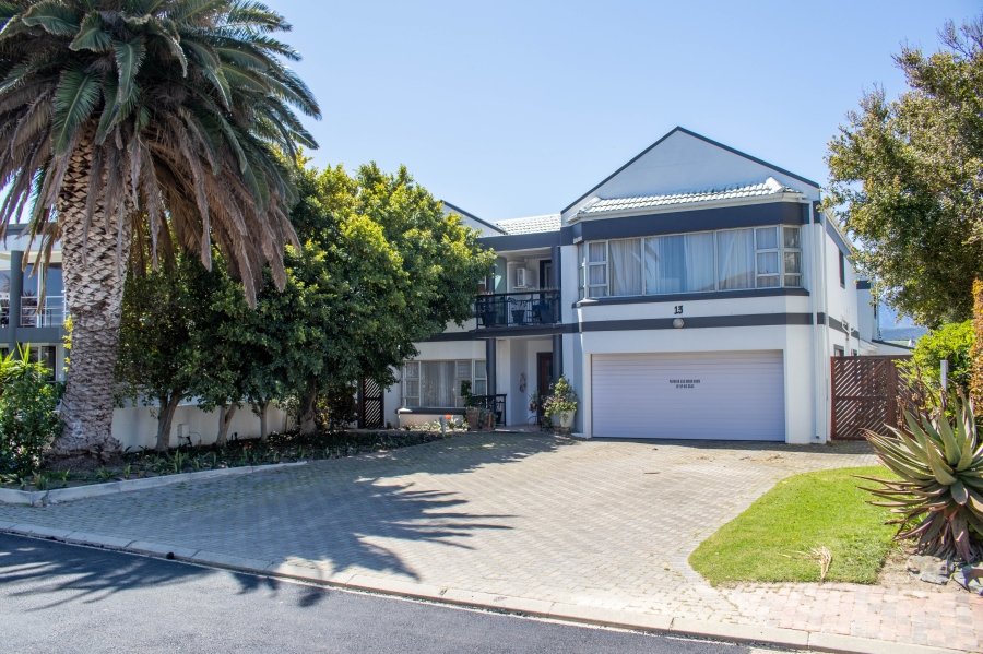 6 Bedroom Property for Sale in Greenways Golf Estate Western Cape